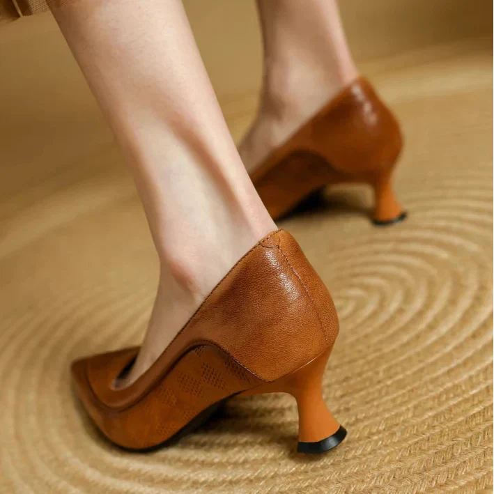 Women's Elegant Textured Pointed Toe Kitten Heel Pumps